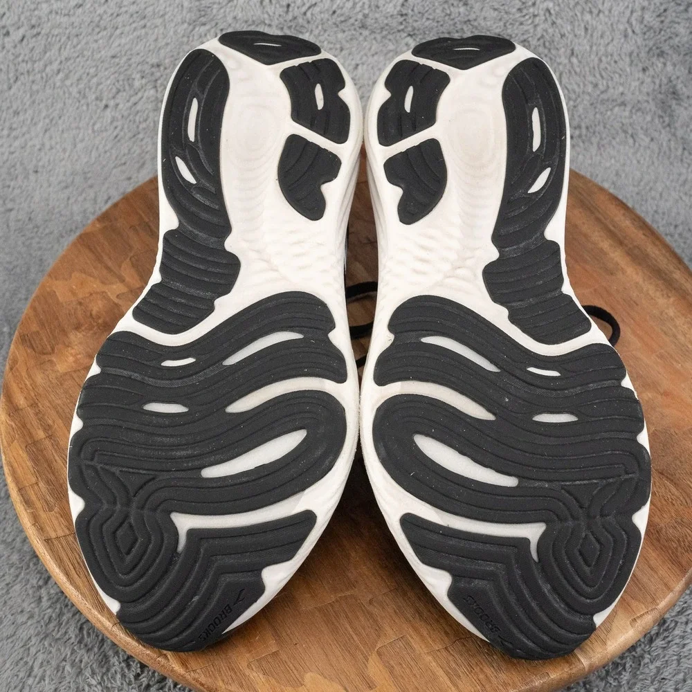 Brooks size 12